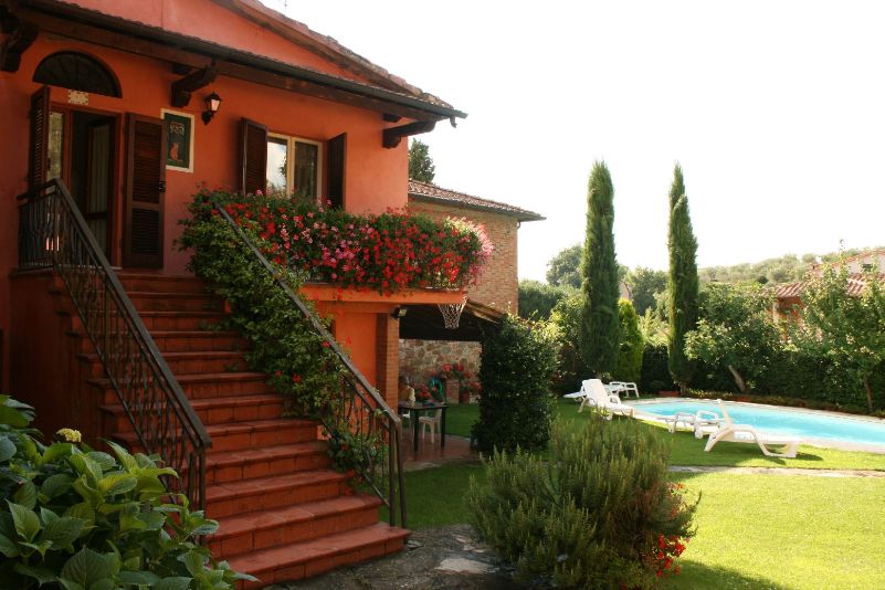 Villa with heated outdoor pool, Tuscany - One Stop Italy